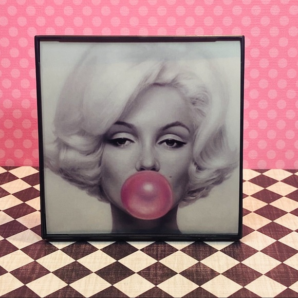 Marilyn Monroe Decor - Picture 4 of 10